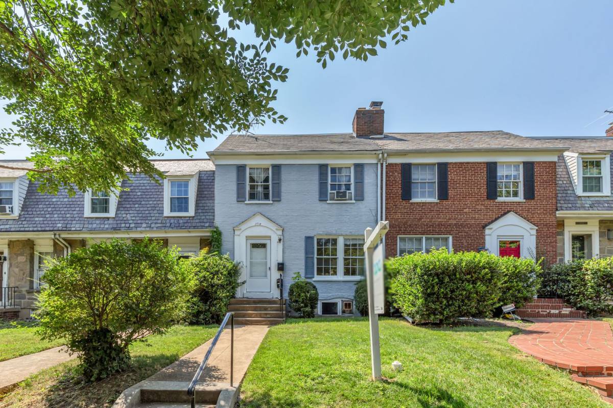 Apartment for rent at 1710 37th St NW, Washington, DC 20007