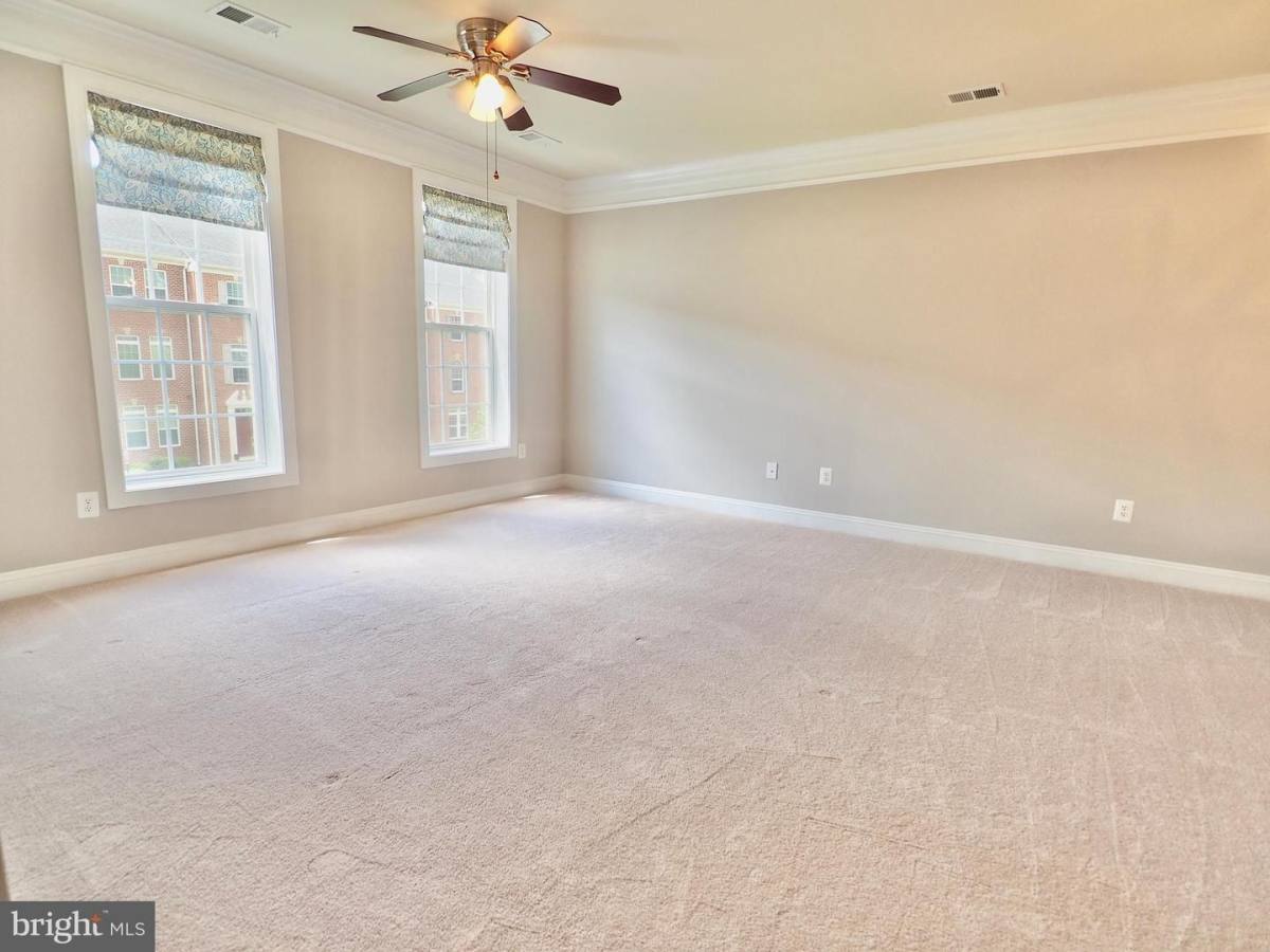 Townhouse for rent at 2304 Merseyside Dr, Woodbridge, VA 22191