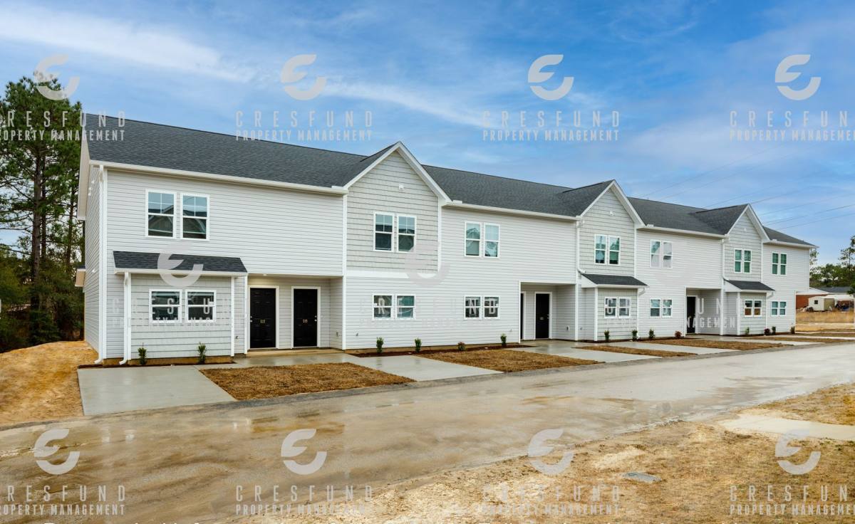 Townhouse for rent at 503 Tussey Dr, Hope Mills, NC 28348