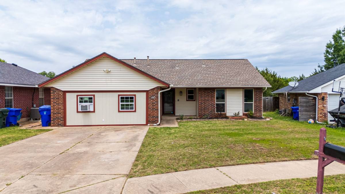 House for rent at 1605 Blessing Court, Norman, OK 73071