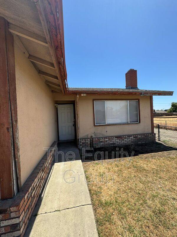 House for rent at 2115 W Inyo Ave, Tulare, CA 93274