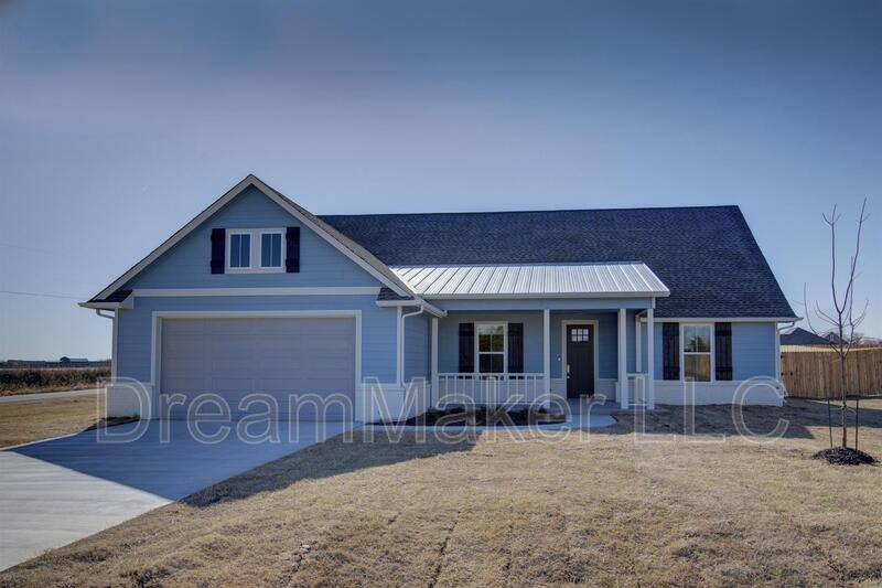 House for rent at 3027 SE 34th St, Norman, OK 73072