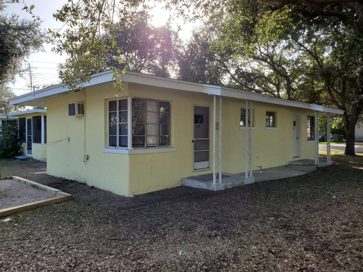 Apartment for rent at 612 E Ave, Sarasota, FL 34237