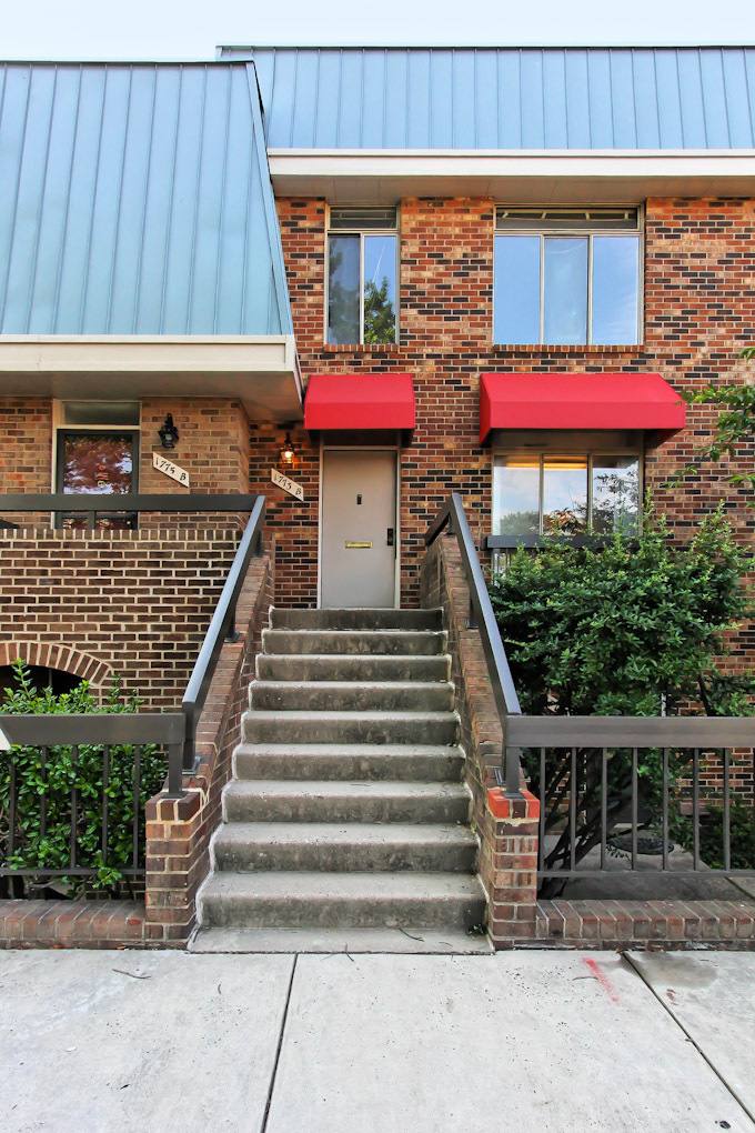 Townhouse for rent at 1773-B S Hayes St, Arlington, VA 22202