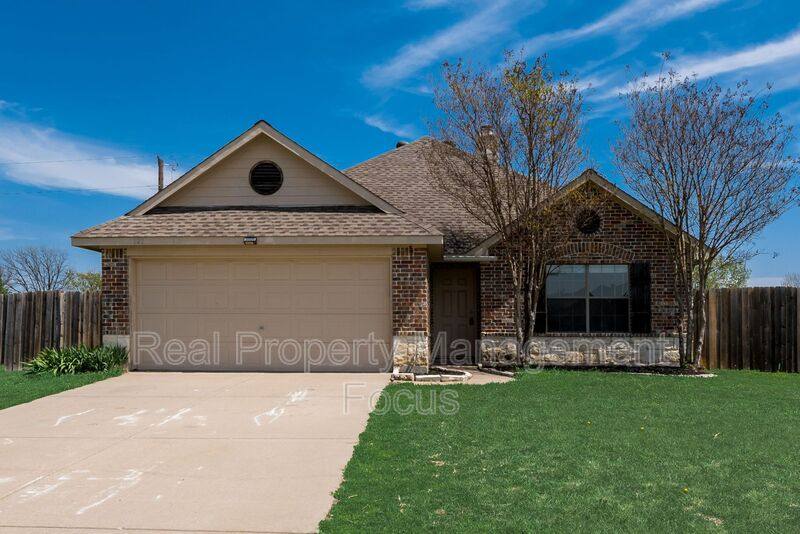 House for rent at 121 Price Circle, Frisco, TX 75036