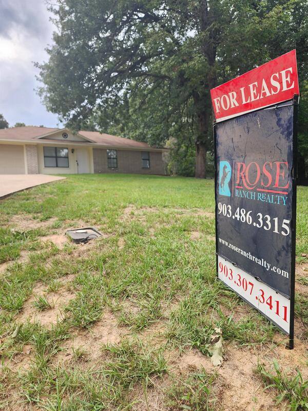 House for rent at 111 Crepe Myrtle Rd, Whitehouse, TX 75791