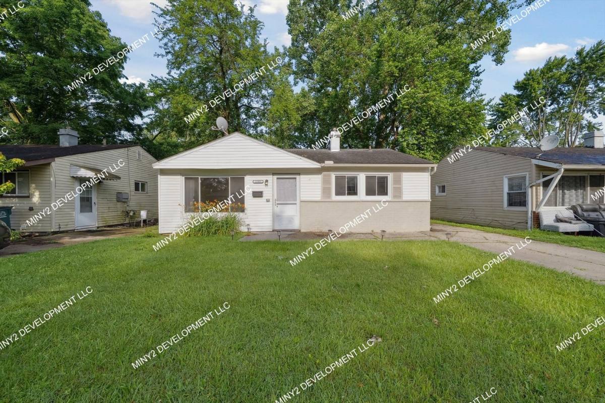 House for rent at 21921 Blackstone St, Oak Park, MI 48237