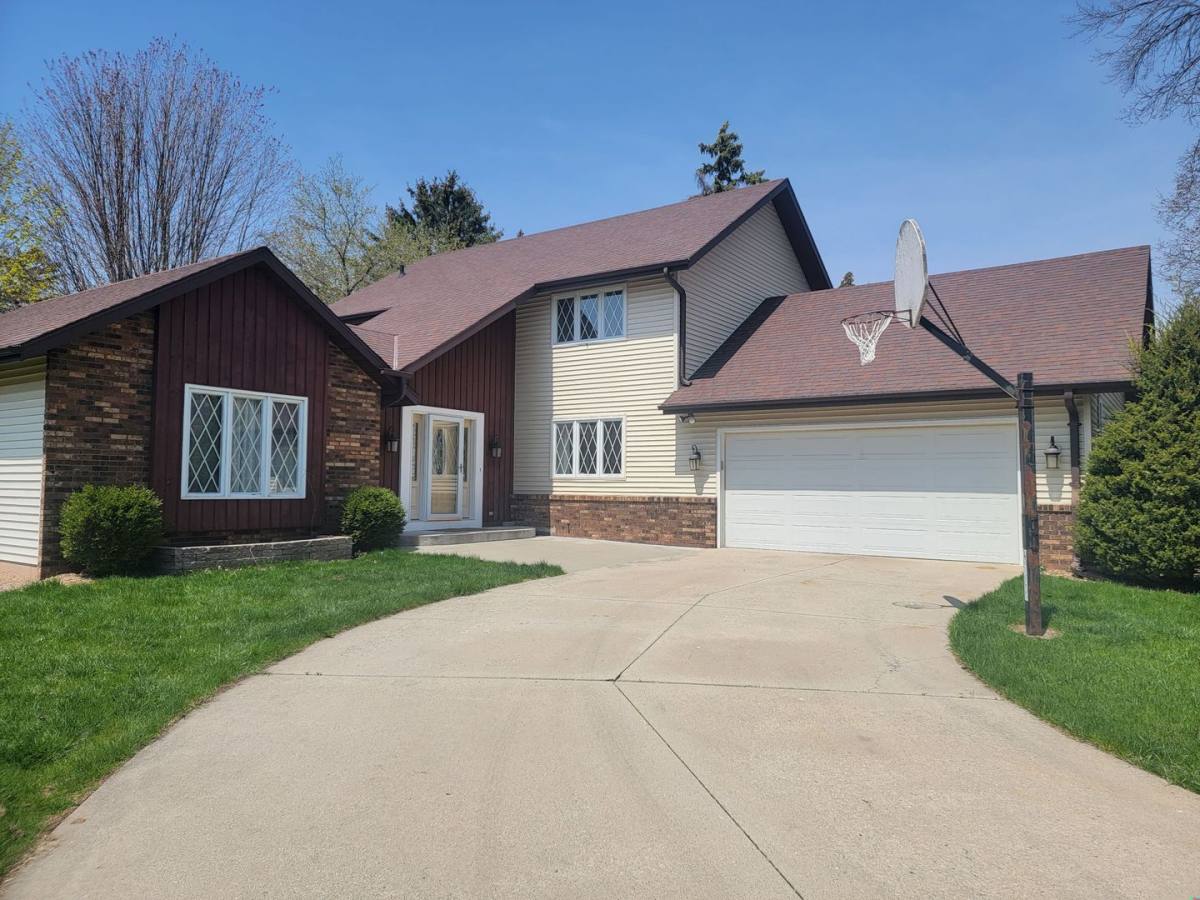 House for rent at 11 S Sunny Slope Court, Appleton, WI 54914