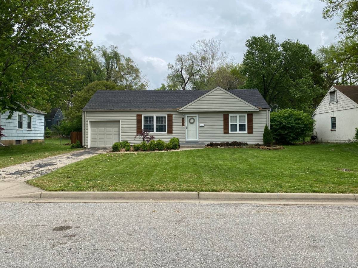 House for rent at 5025 Canterbury Rd, Mission, KS 66205