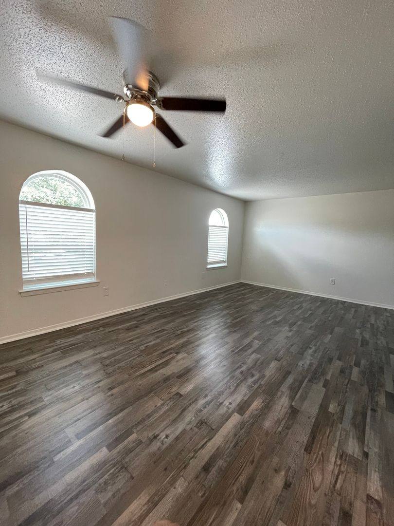 Apartment for rent at 3206 Green Tee Dr, Arlington, TX 76013