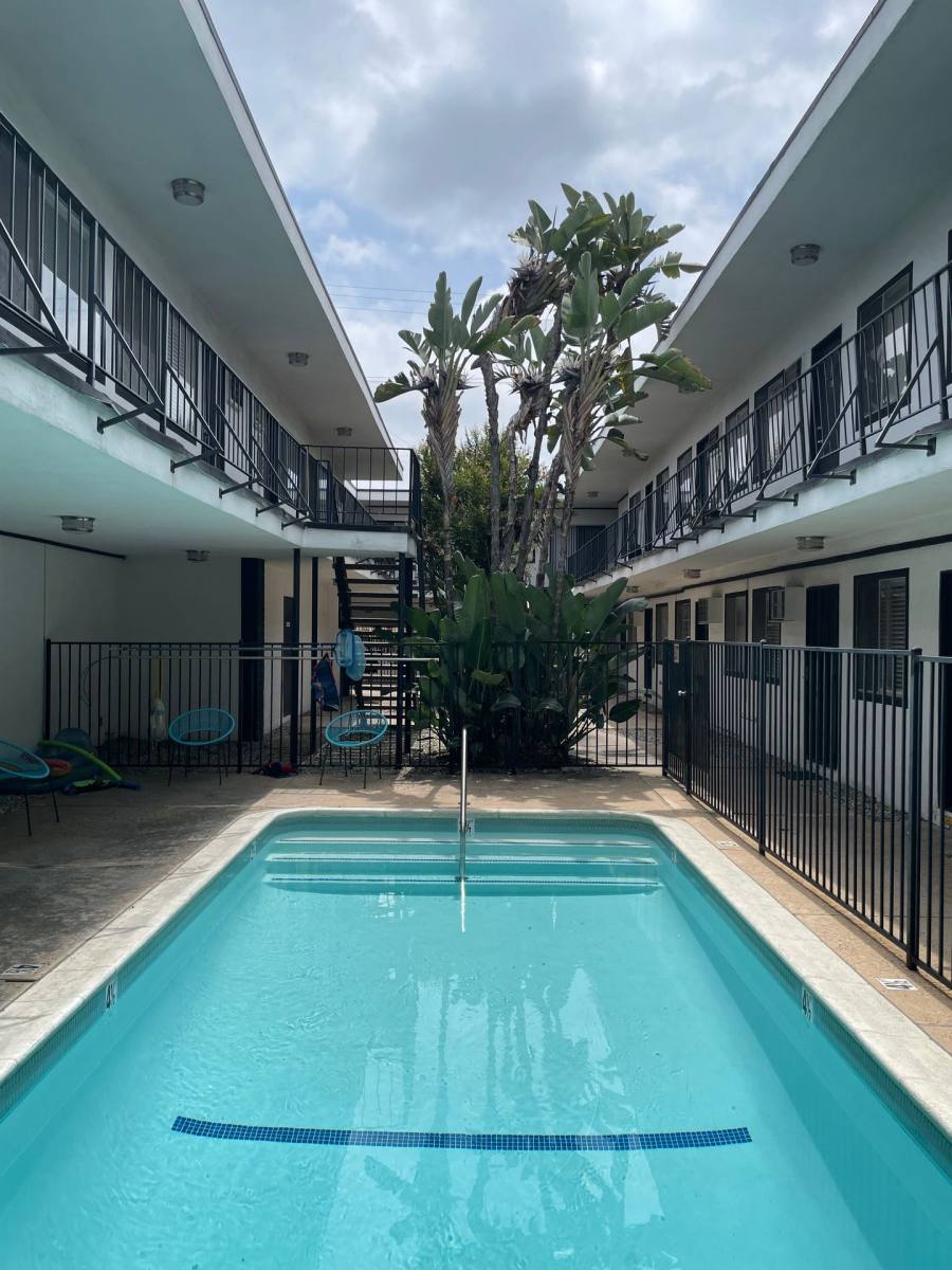 Apartment for rent at 5119 Fountain Ave, Los Angeles, CA 90029