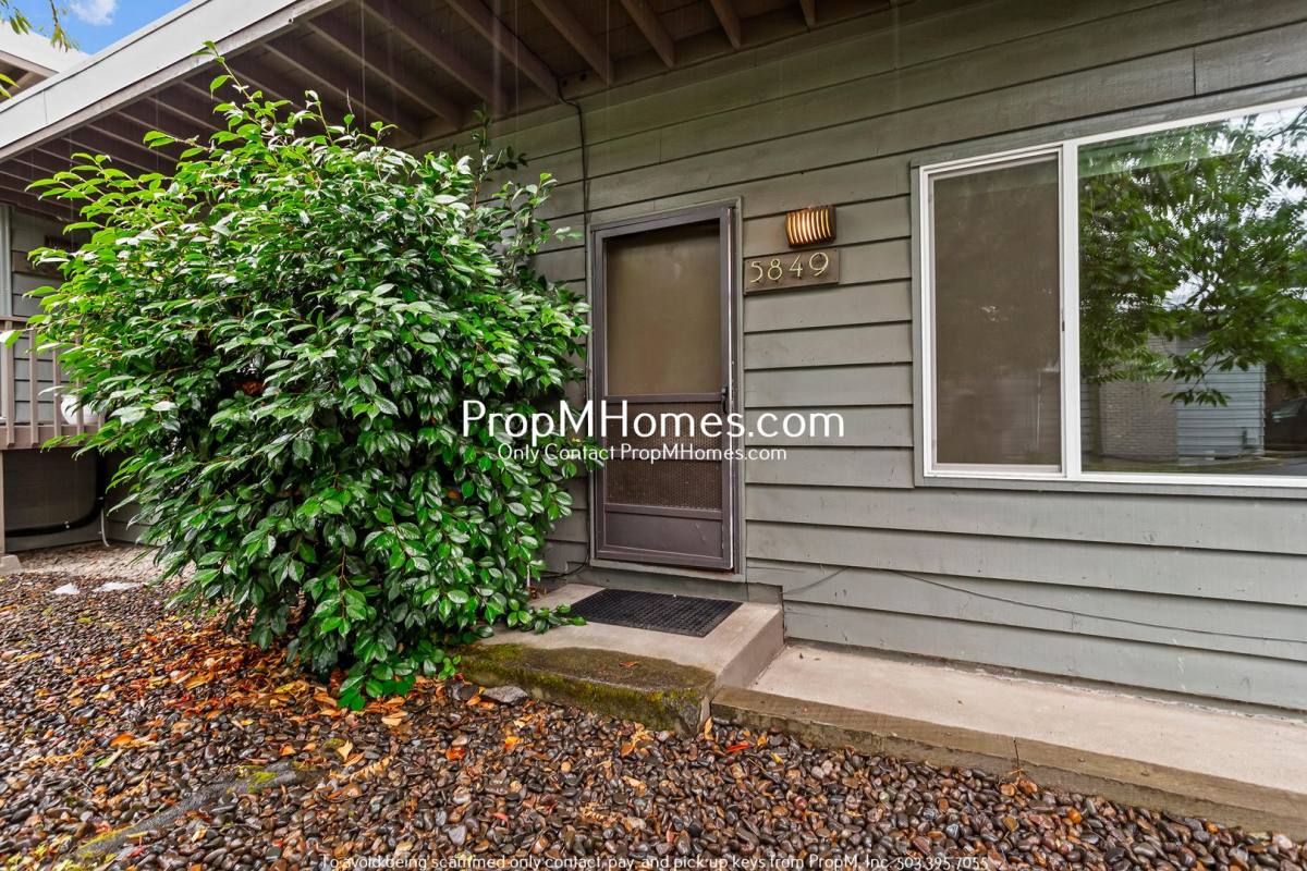 Townhouse for rent at 5849 SW Oleson Rd, Portland, OR 97225