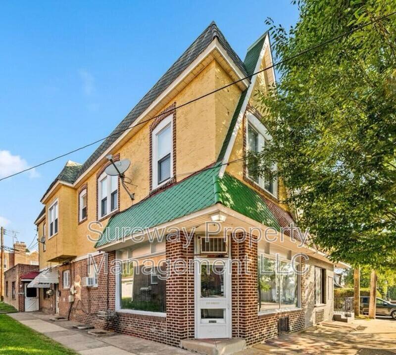 Apartment for rent at 139 E Plumstead Ave #B, Lansdowne, PA 19050