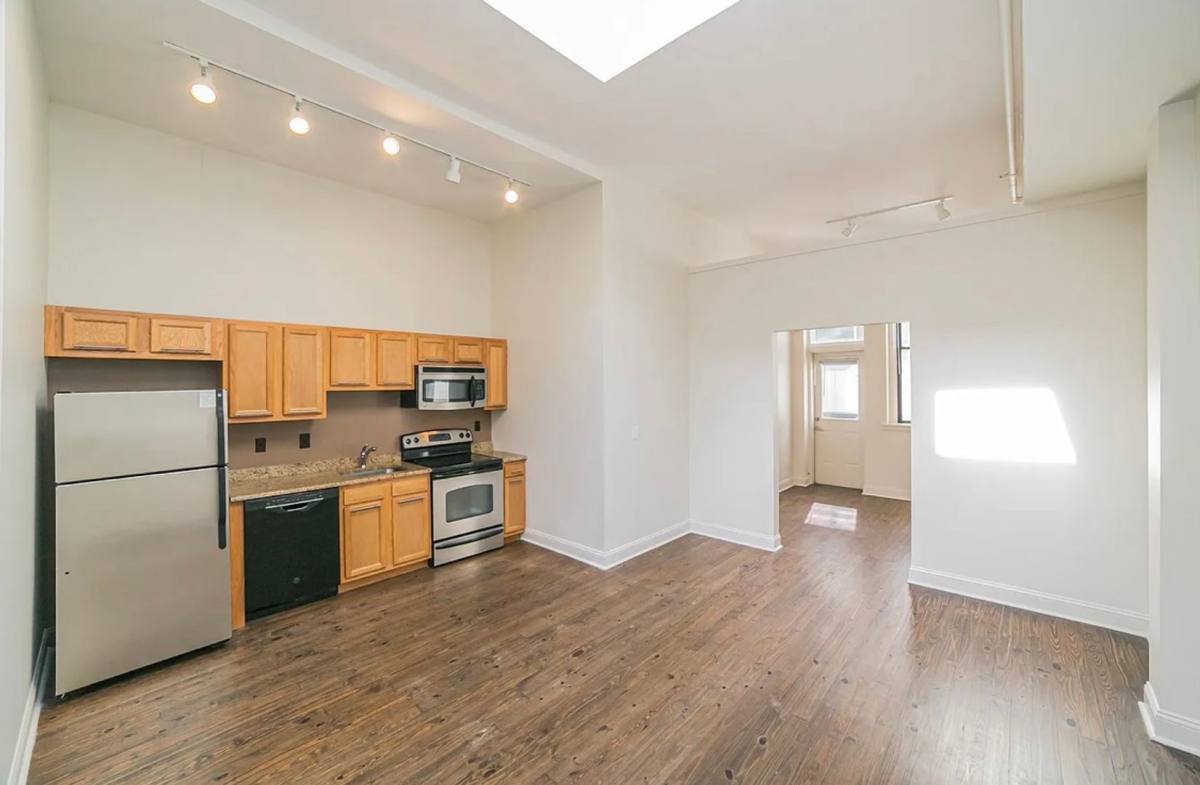 Apartment for rent at 1733 Chestnut St, Philadelphia, PA 19103