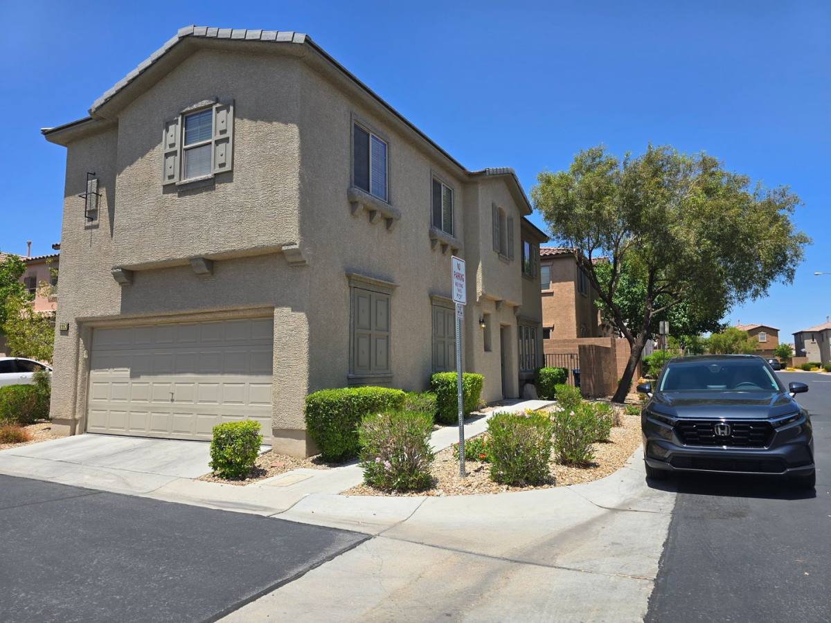 House for rent at 8993 Castledowns St, Las Vegas, NV 89148