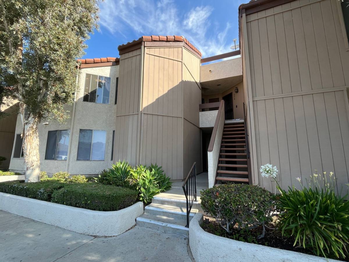 Condo for rent at 1766 Sinaloa Rd, Simi Valley, CA 93065