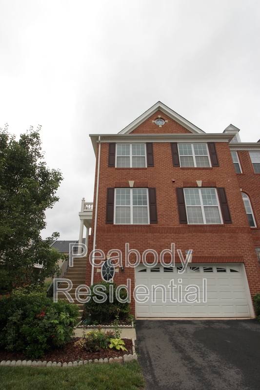 Townhouse for rent at 43254 Mitcham Square, Ashburn, VA 20148