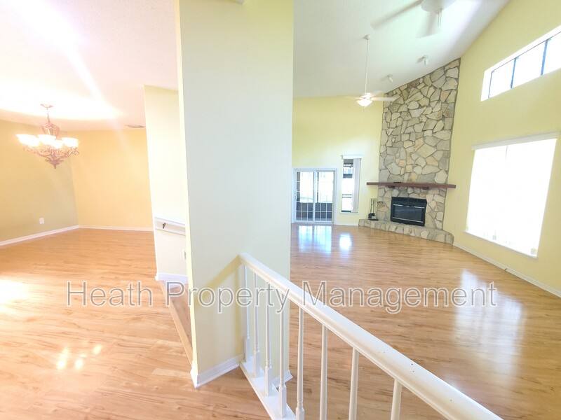 Townhouse for rent at 11609 Parkview Lane, Seminole, FL 33772