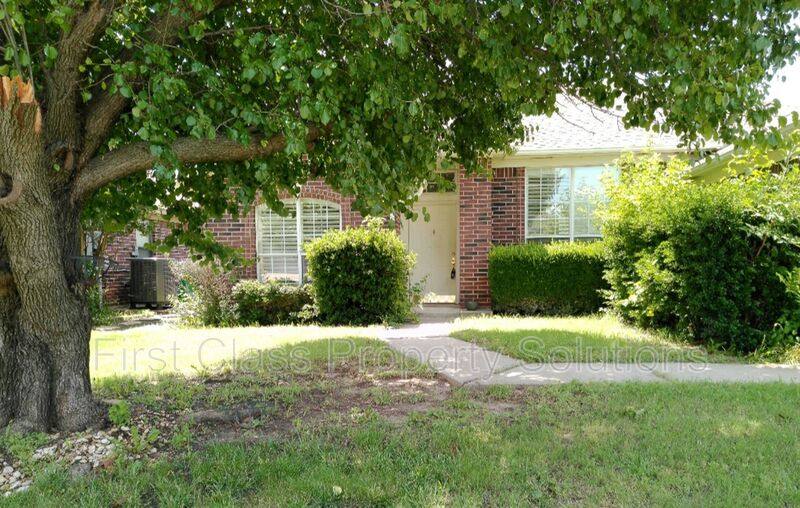 House for rent at 2208 SW 138th St, Oklahoma City, OK 73170