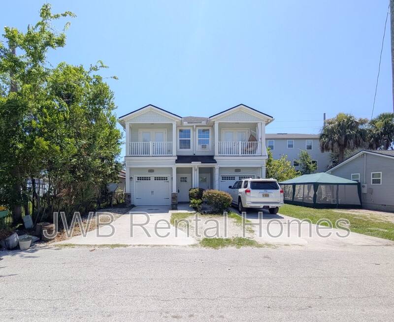Townhouse for rent at 115 11th St S, Jacksonville Beach, FL 32250