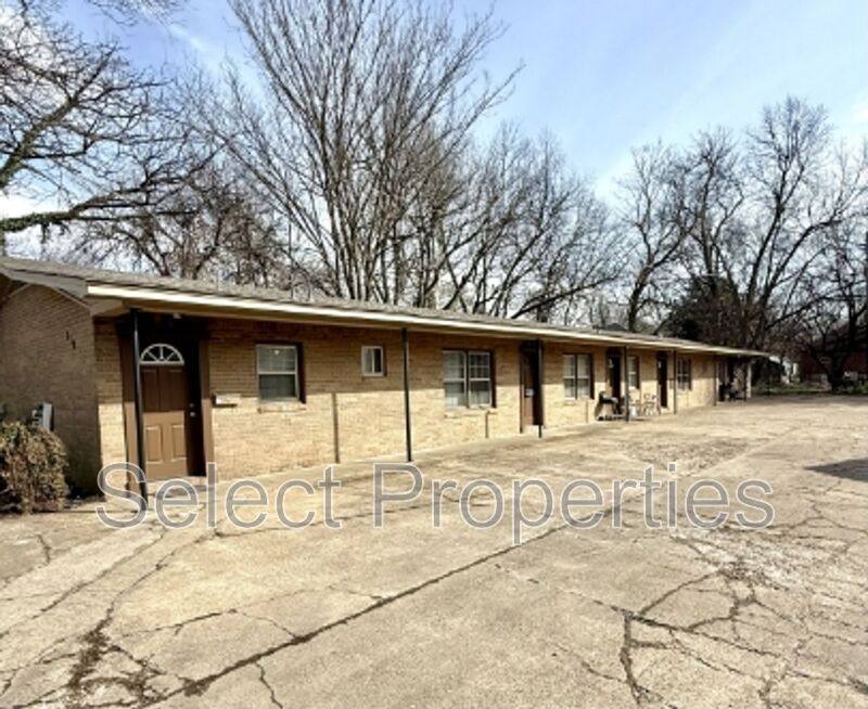 Apartment for rent at 819 Matthews #1, Jonesboro, AR 72401