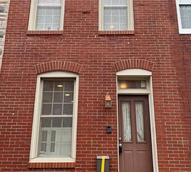 Townhouse for rent at 111 N Rose St #1, Baltimore, MD 21224
