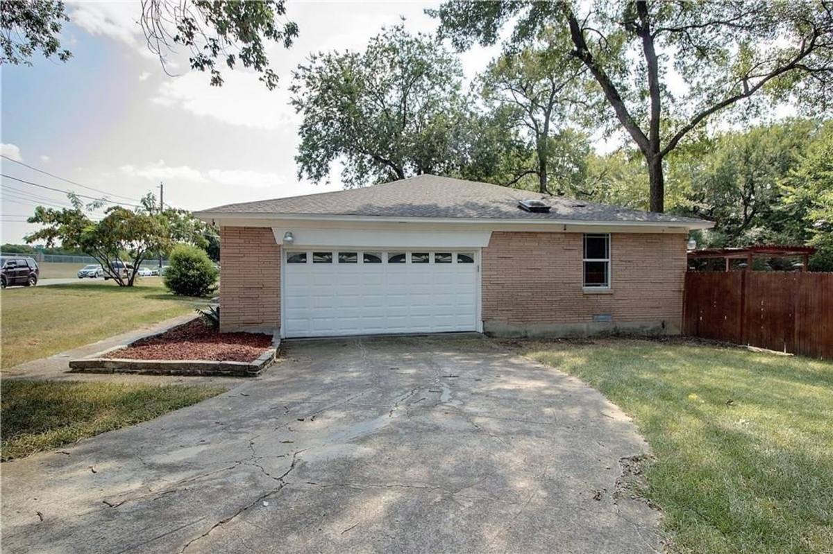 House for rent at 8115 Claremont Dr, Dallas, TX 75228