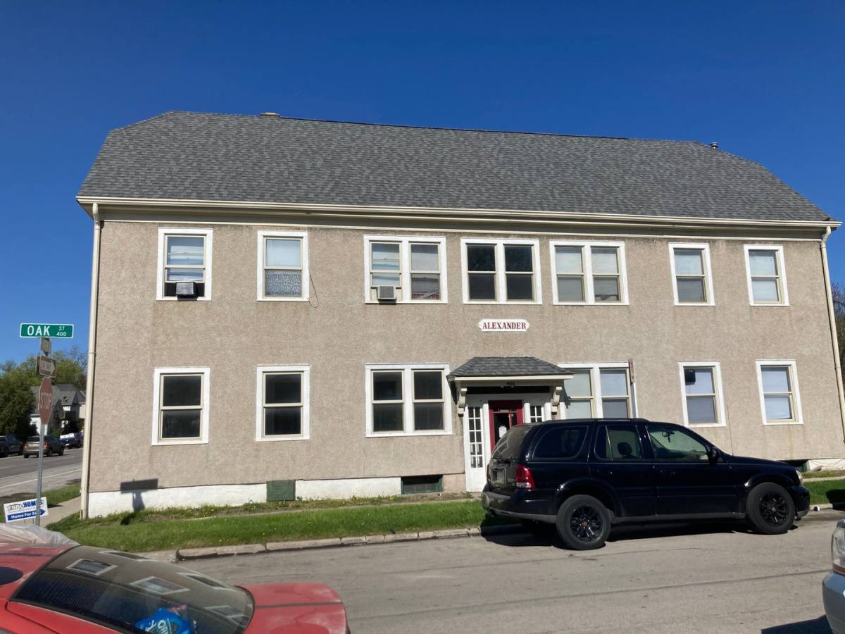 Apartment for rent at 406 Oak St, Davenport, IA 52802