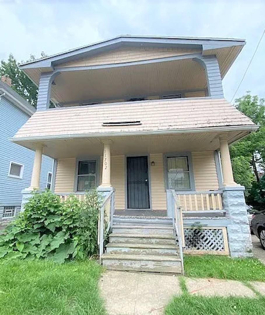 Apartment for rent at 11702 Honeydale Ave, Cleveland, OH 44120