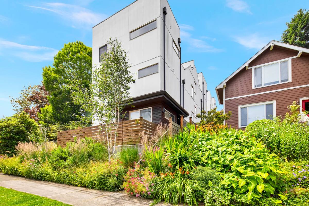 Townhouse for rent at 1807 25th Ave, Seattle, WA 98122