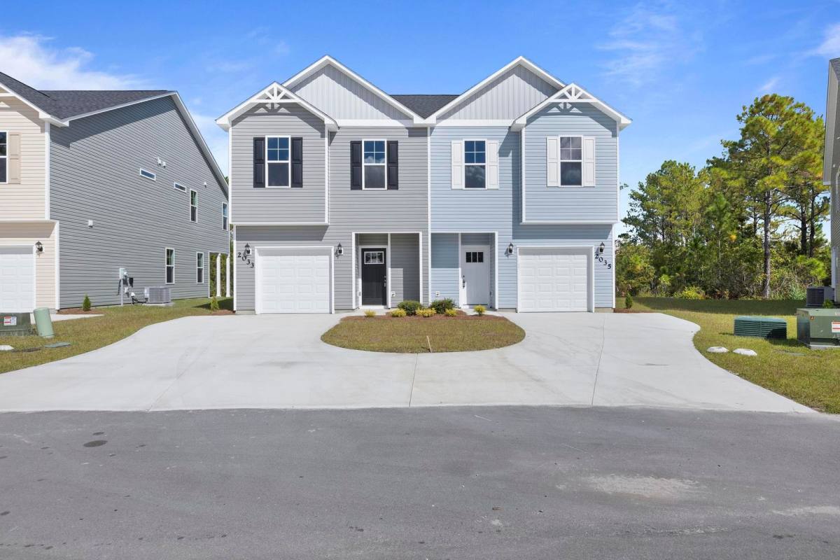 Townhouse for rent at 2035 Folkstone Woods Lane, Holly Ridge, NC 28445