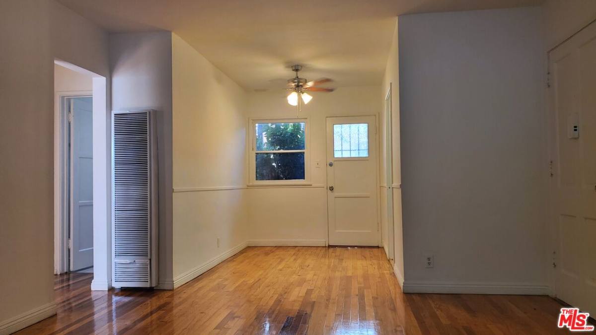 Apartment for rent at 11202 Camarillo St, North Hollywood, CA 91602