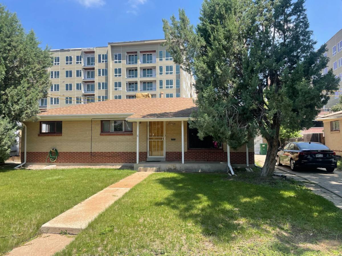 House for rent at 12565 E 14th Ave, Aurora, CO 80011