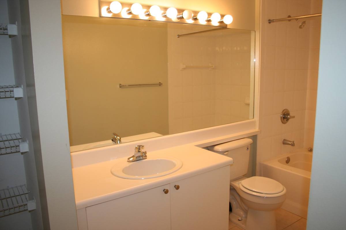 Apartment for rent at 7930 Nob Hill Rd, Fort Lauderdale, FL 33321