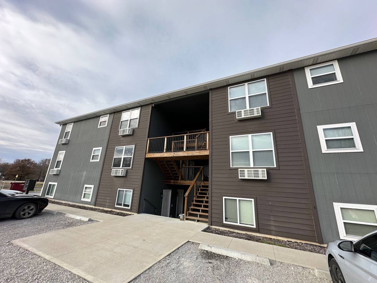 Apartment for rent at 201 S Illinois St, Green Ridge, MO 65332