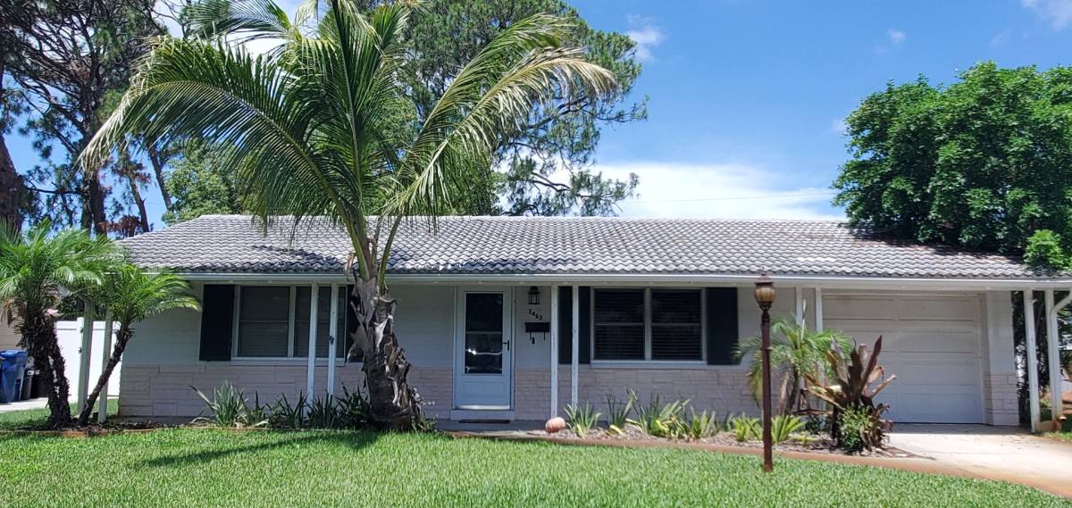 House for rent at 3462 70th St N, Saint Petersburg, FL 33710