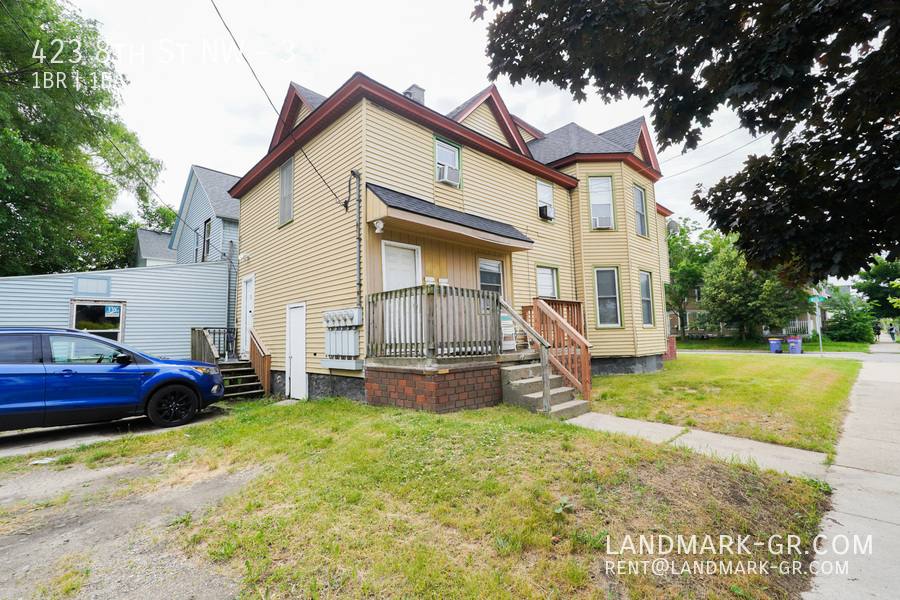 Apartment for rent at 423 8th St NW #3, Grand Rapids, MI 49504