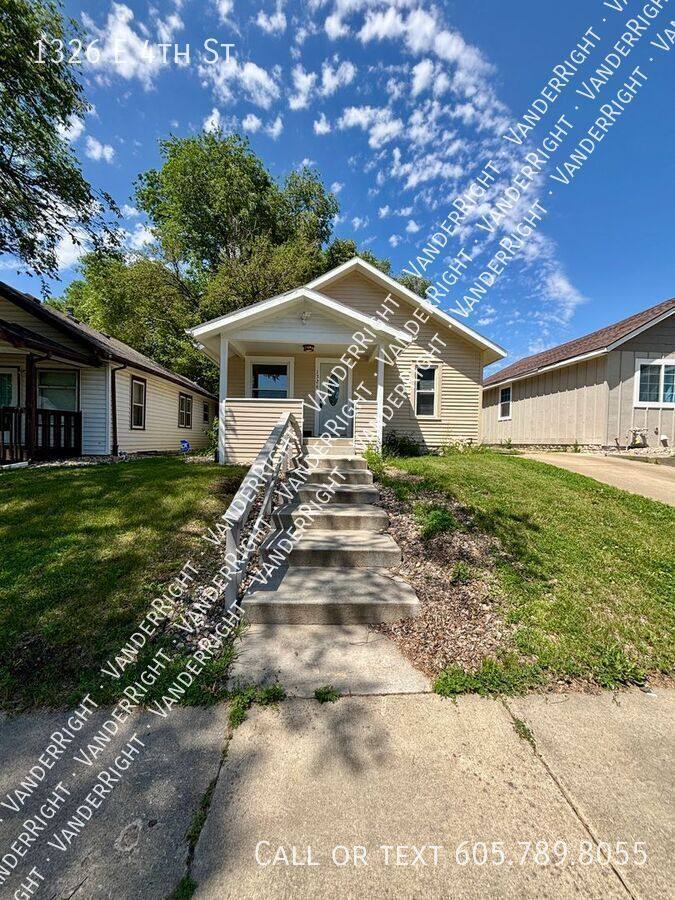 House for rent at 1326 E 4th St, Sioux Falls, SD 57103