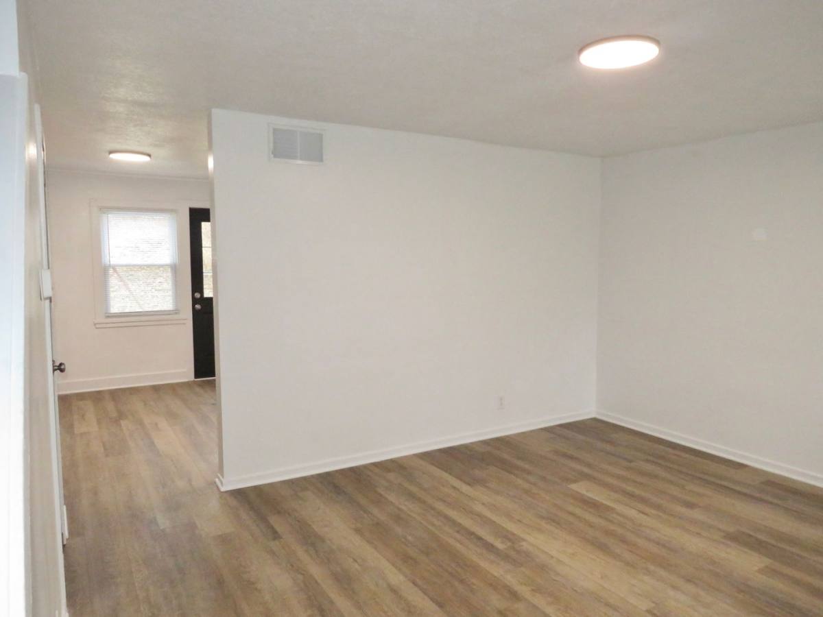 Townhouse for rent at 62 Midland Heights Circle #D, Midland, PA 15059