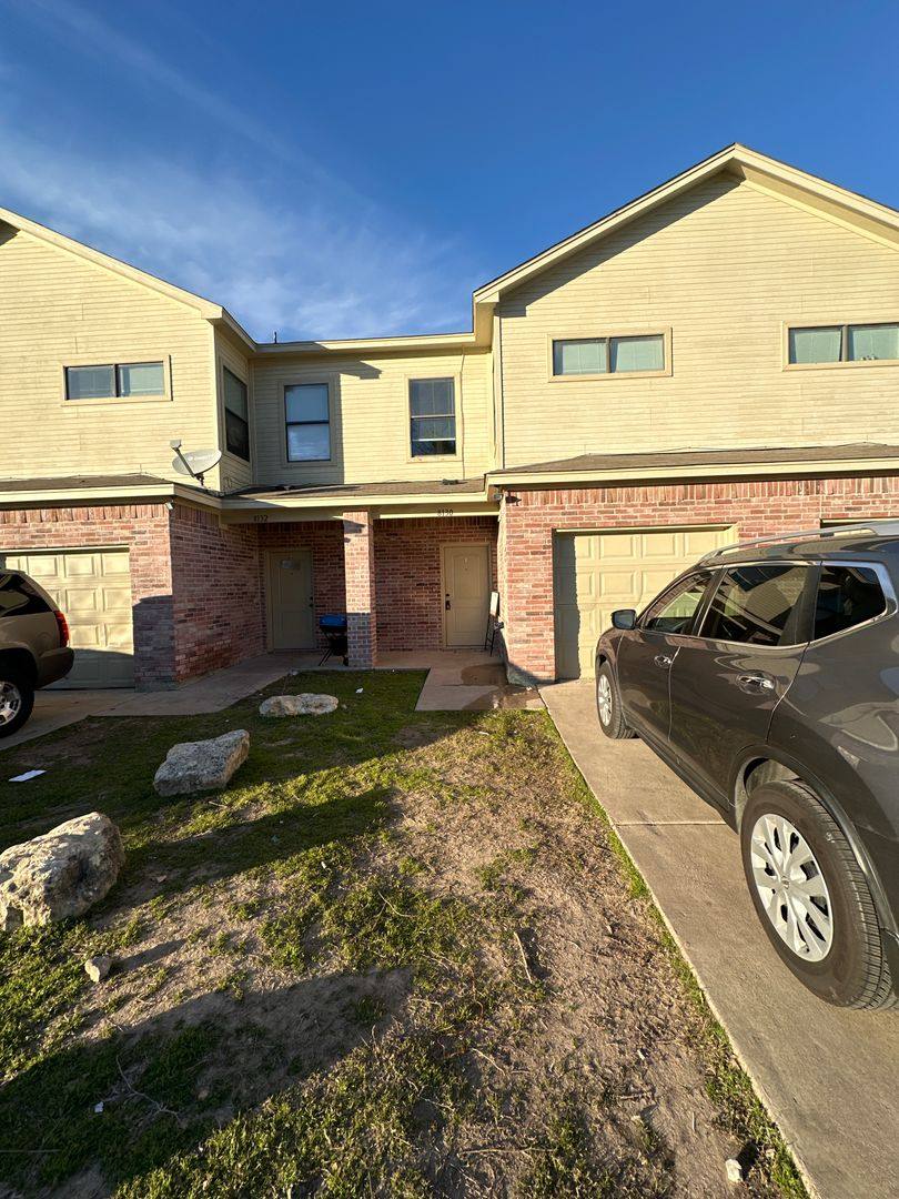 Apartment for rent at 8128-8130 W Elizabeth Place, Fort Worth, TX 76116