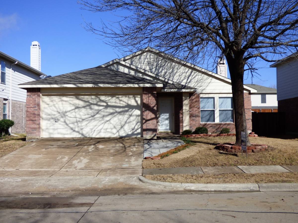2221 Chestnut Dr, Little Elm, TX 75068