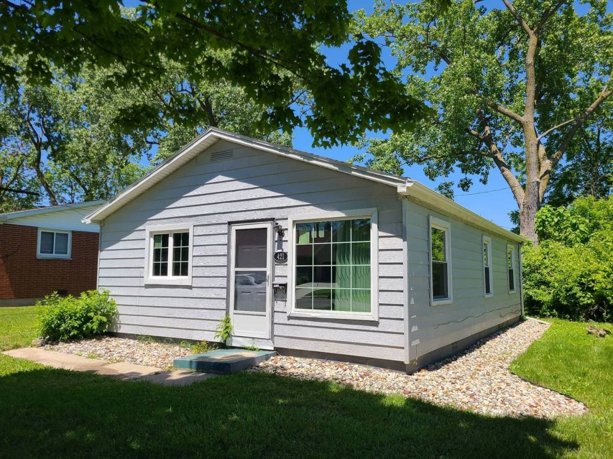 House for rent at 421 Humphrey St, South Haven, MI 49090