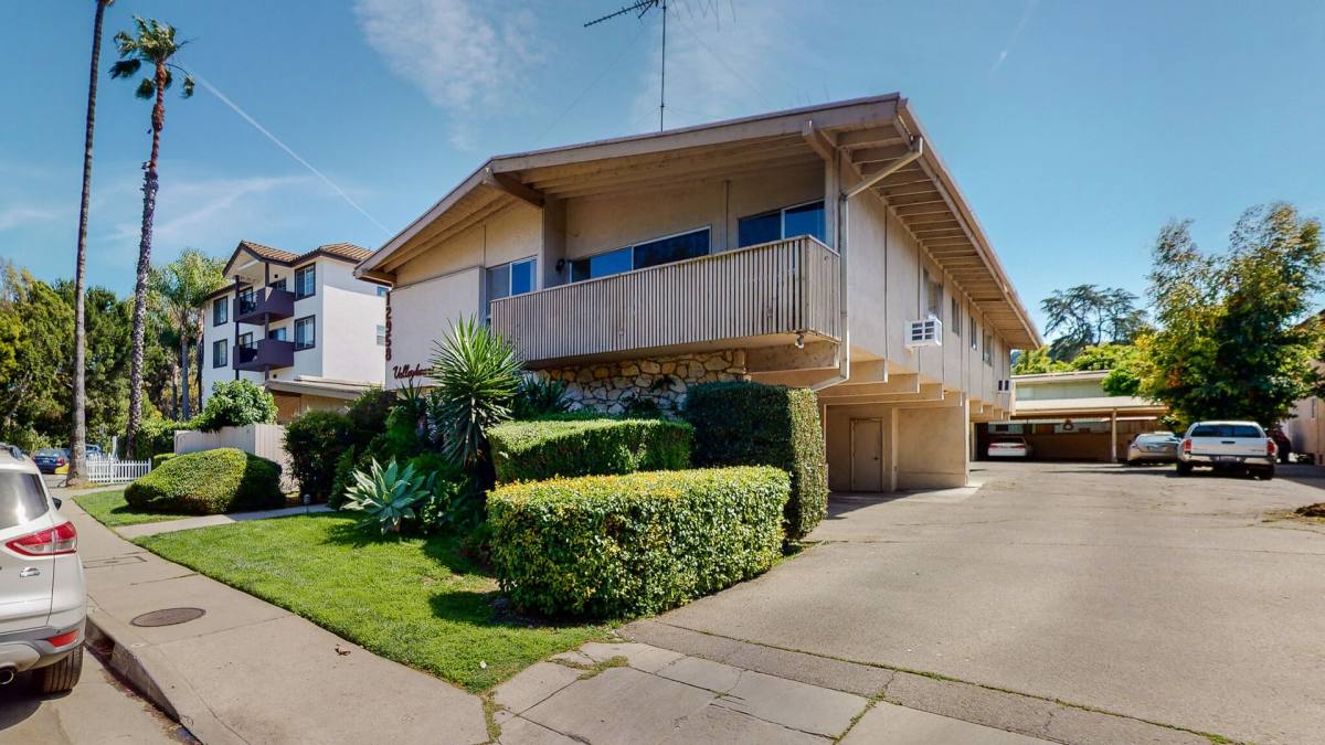 Apartment for rent at 12958 Valleyheart Dr, Studio City, CA 91604