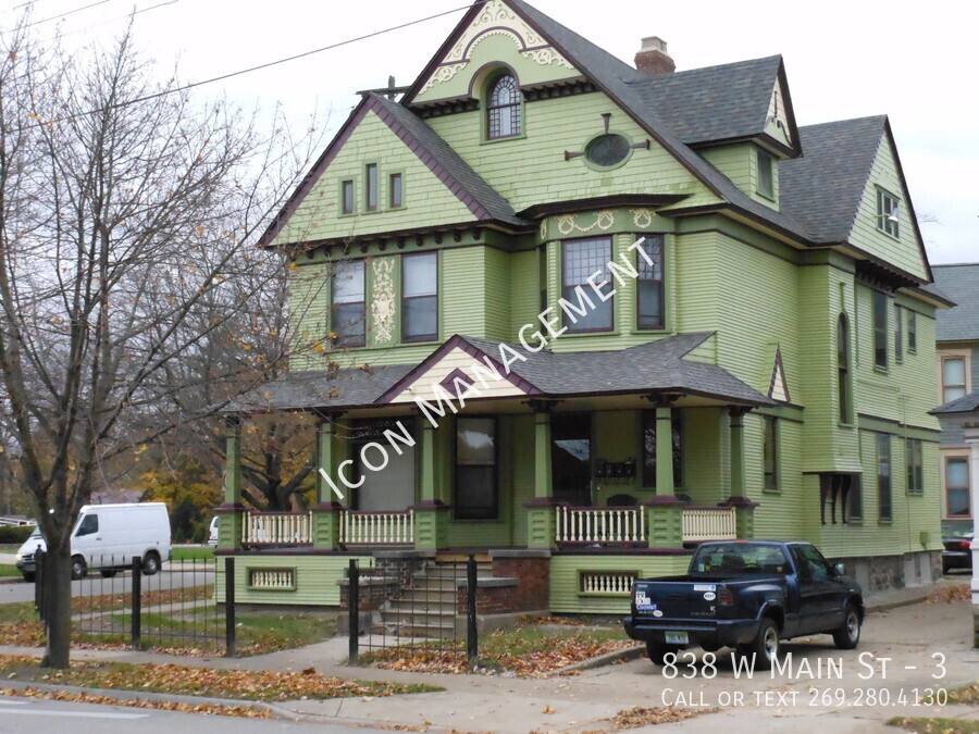 Apartment for rent at 838 W Main St #3, Kalamazoo, MI 49006