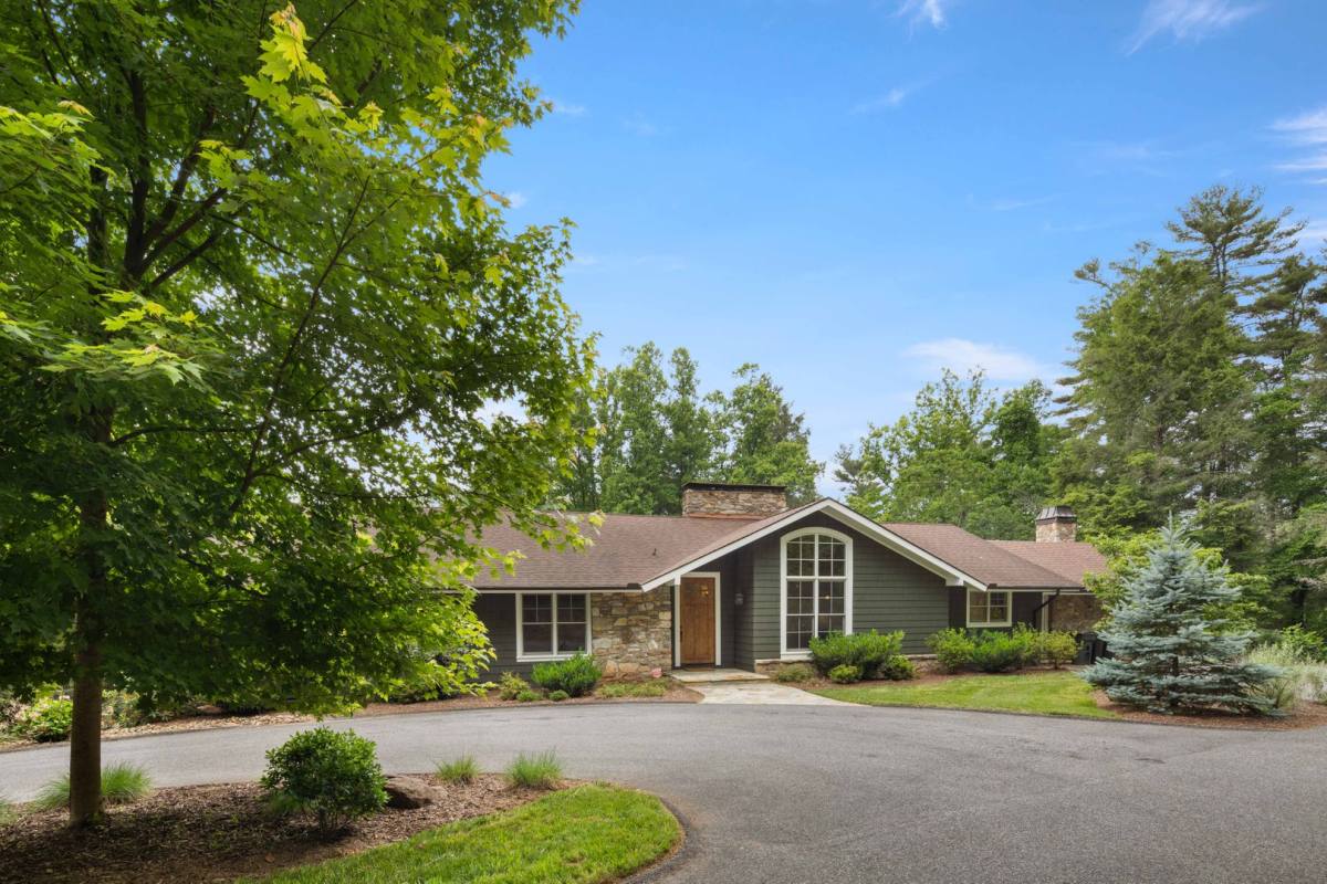 House for rent at 85 Forest Rd, Asheville, NC 28803
