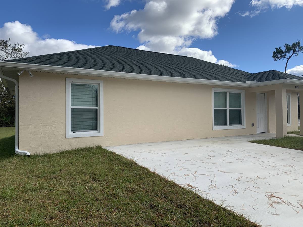 House for rent at 1425 5th Ave, Deland, FL 32724