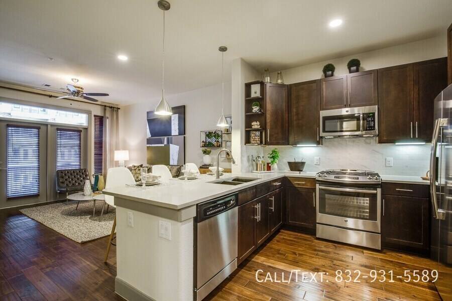 Apartment for rent at 605 Studewood St #AAHH2, Houston, TX 77007