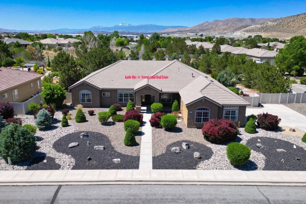 House for rent at 160 Landmark Dr, Sparks, NV 89436