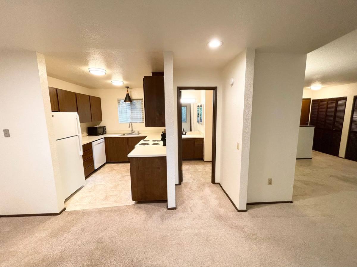 Townhouse for rent at 4745 16th Ave NE, Seattle, WA 98105