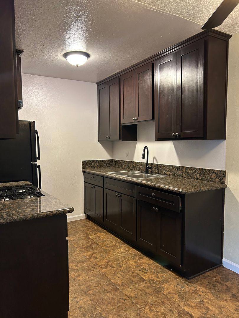 Apartment for rent at 520-540 E Pleasant St, Long Beach, CA 90805